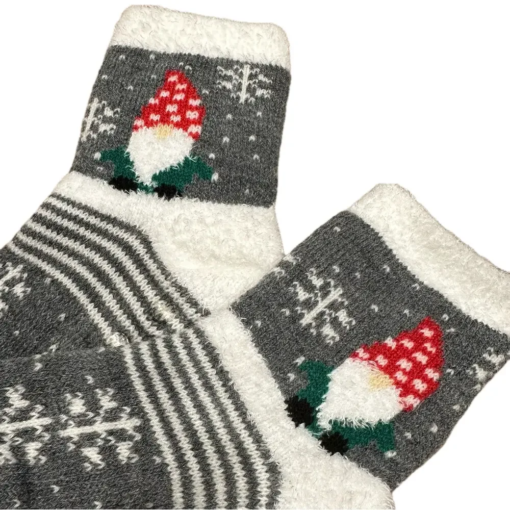 NWT Northeast Outfitters Youth Neo Cozy Cabin Winter Gnome Aloe Crew Socks